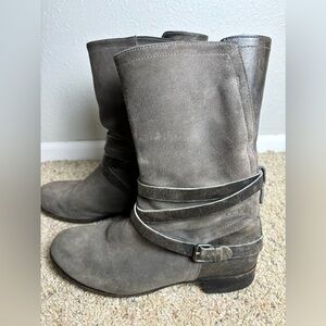 UGG Deanna boots, size 10